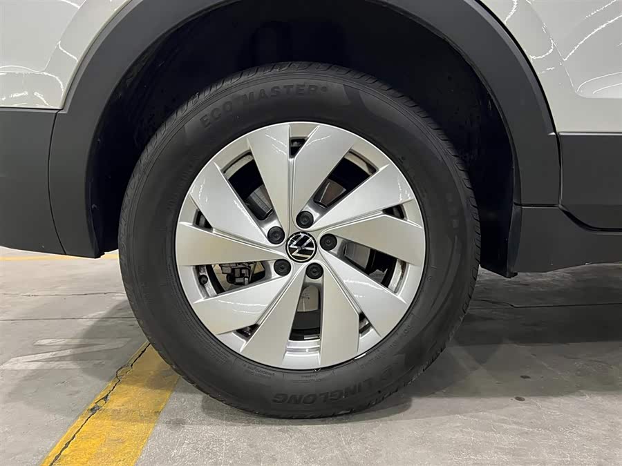 Volkswagen Tharu 2025 car image #18