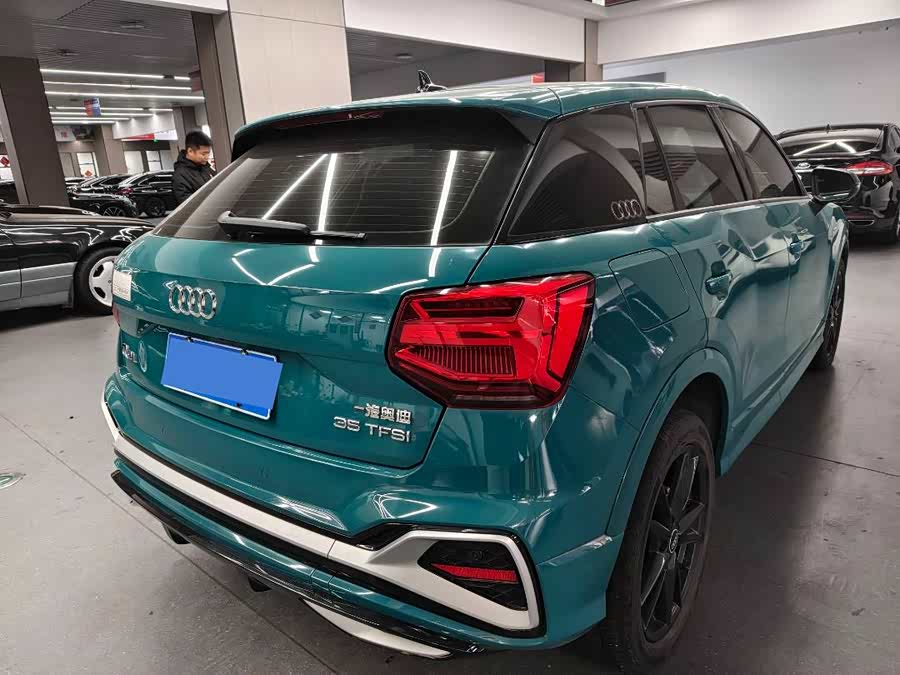 Audi Q2L 2022 imagen de coche #18