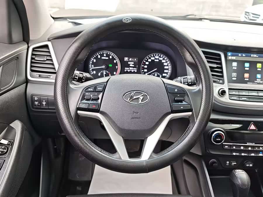 Hyundai Tucson 2015 car image #18