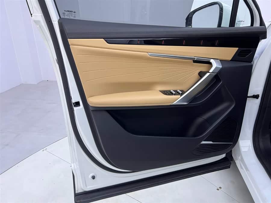 GEELY Boyue L 2023 car image #18