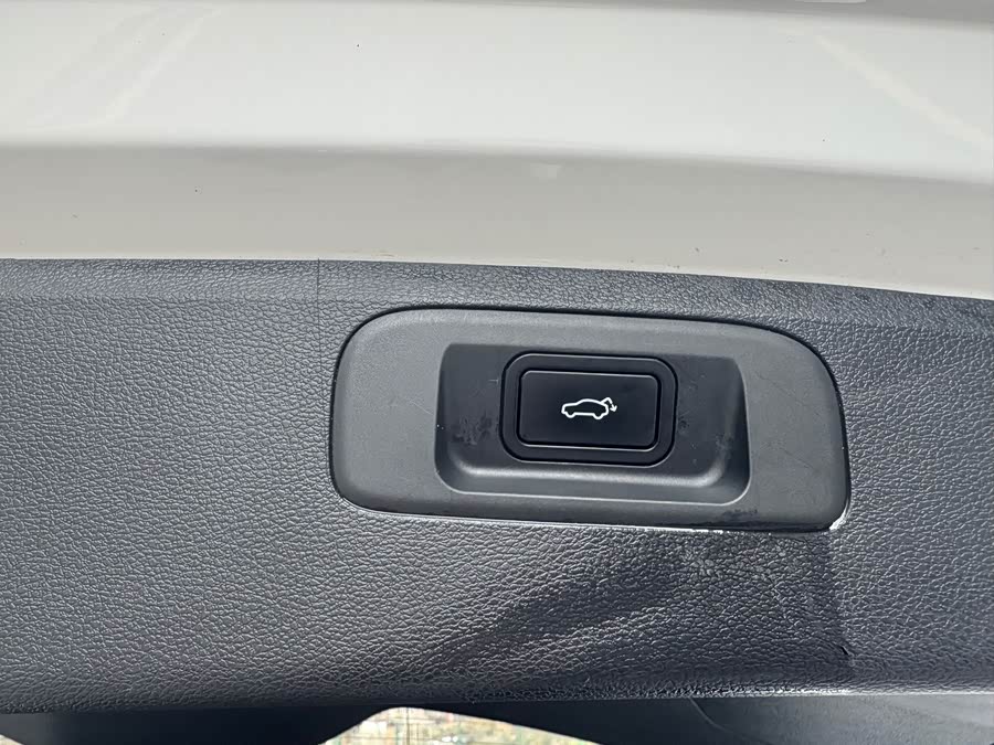GEELY Coolray 2023 car image #18