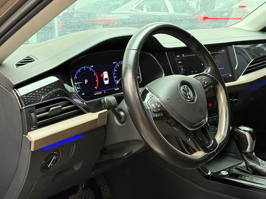 Volkswagen Passat 2018 car image #18