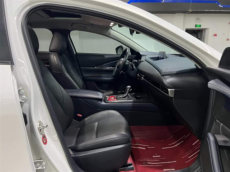 Mazda CX-30 2022 изображение автомобиля #18