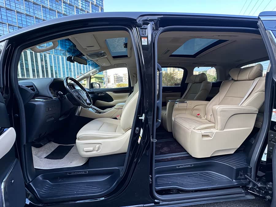 Toyota Alphard 2017 car image #18