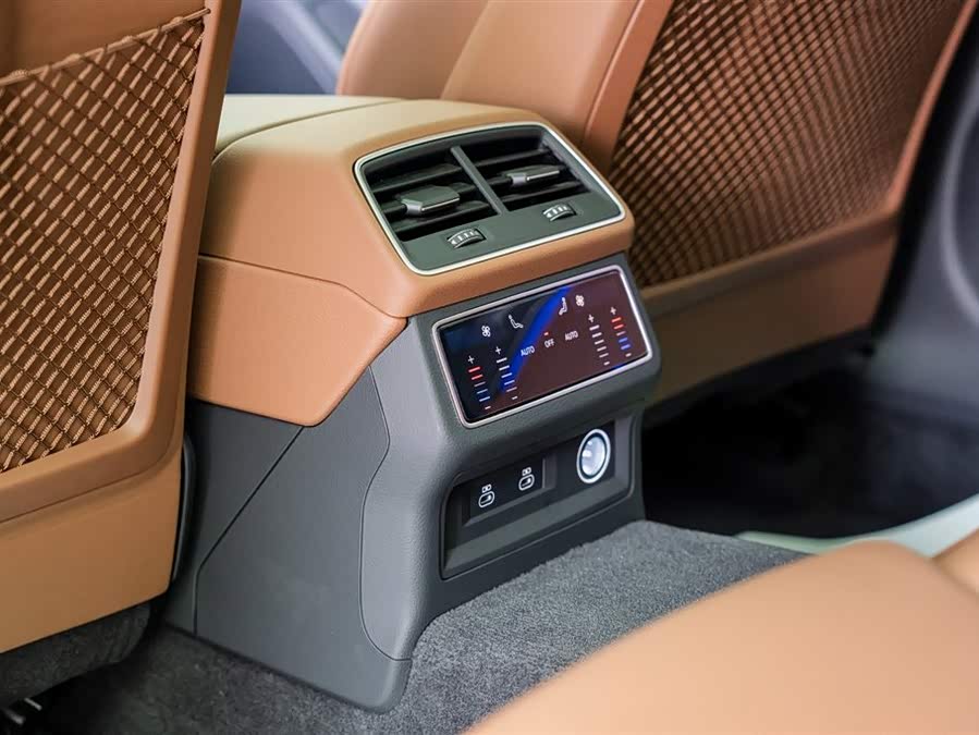 Audi A6L 2025 car image #18