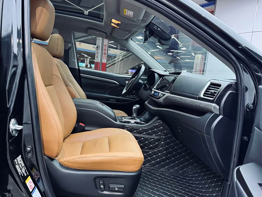 Toyota Highlander 2020 car image #18