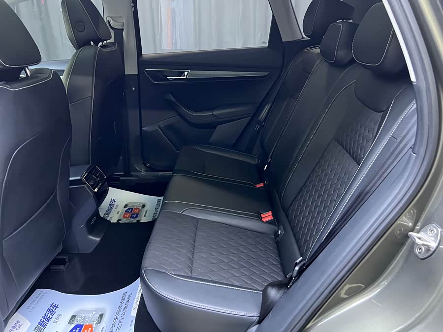 Skoda Karoq 2019 car image #18