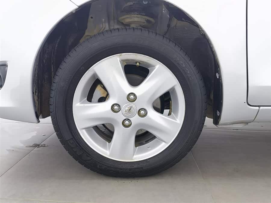 Toyota Yaris 2013 car image #18