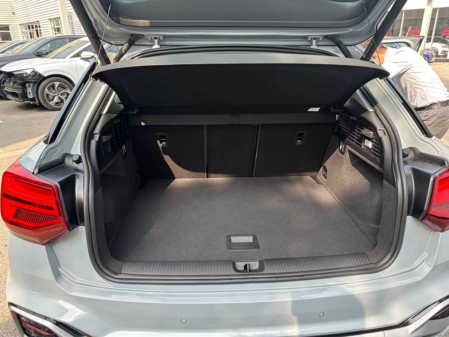 Audi Q2L 2024 car image #18