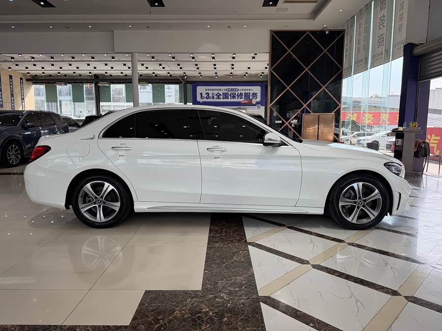 Mercedes-Benz C Class 2020 صورة سيارة #18