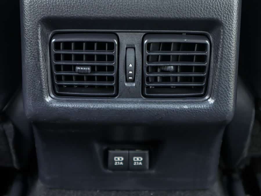 Toyota Camry 2020 car image #18