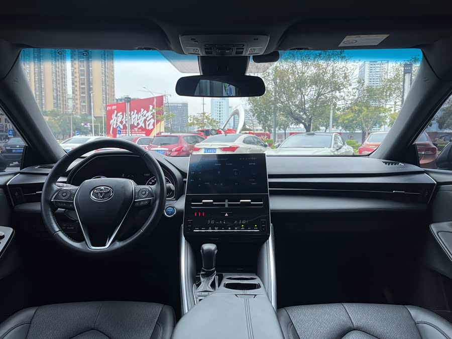 Toyota Avalon 2023 car image #18