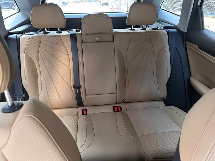 GEELY Boyue L 2023 car image #18
