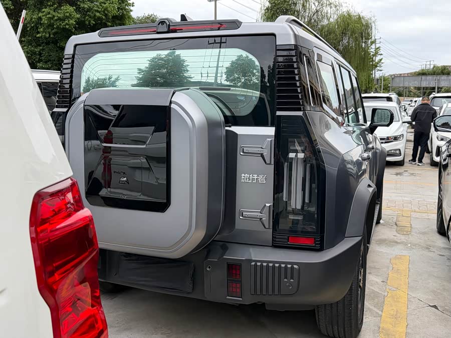Jetour Traveller 2023 car image #18