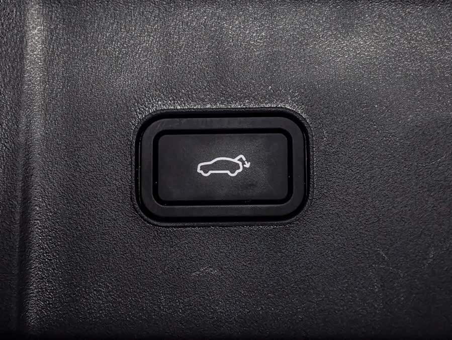 Lynk & Co 08 EM-P 2024 car image #18