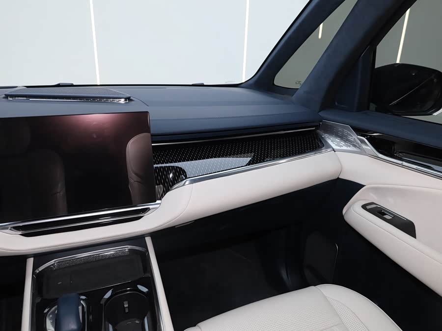 极氪 极氪009 2025 汽车图片 #18