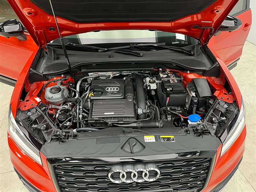 Audi Q2L 2021 car image #18