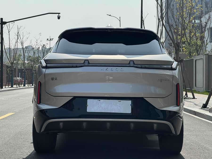 Lynk & Co 08 EM-P 2023 car image #18