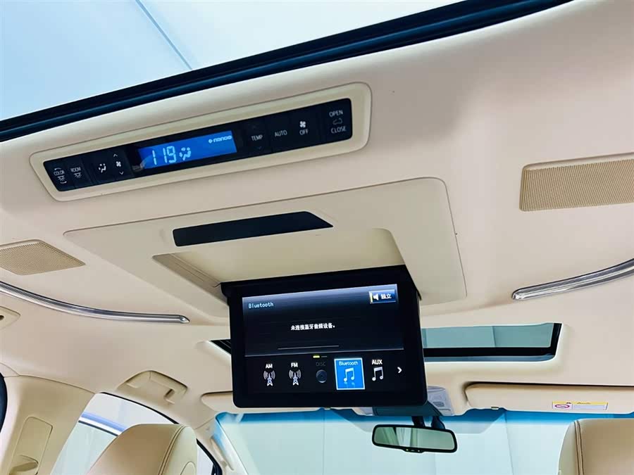 Toyota Alphard 2017 car image #18