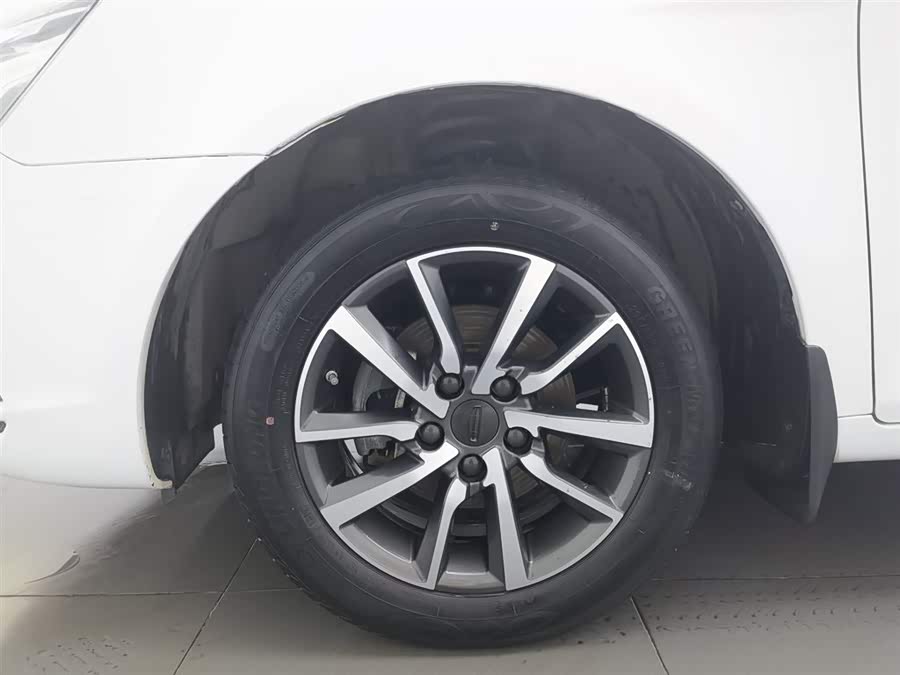 GEELY Emgrand 2019 car image #18