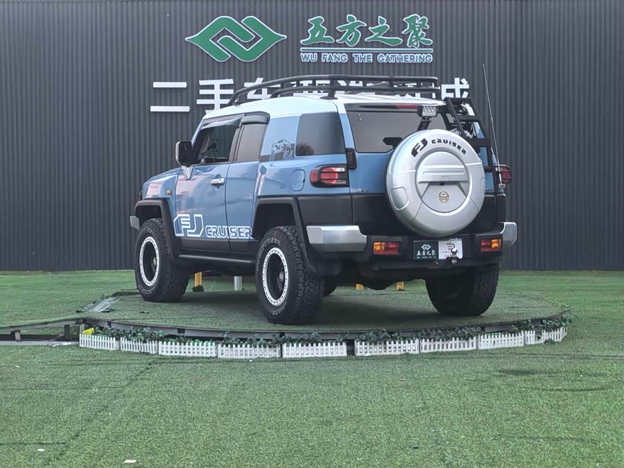 Toyota FJ Cruiser 2015 car image #18