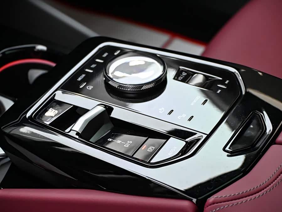 BMW 5 Series 2025 car image #18