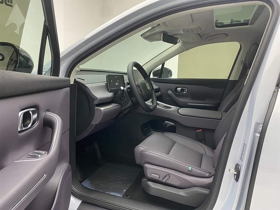 零跑汽车 零跑C16 2025 汽车图片 #18