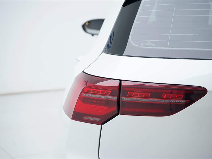 Volkswagen Golf 2022 car image #18