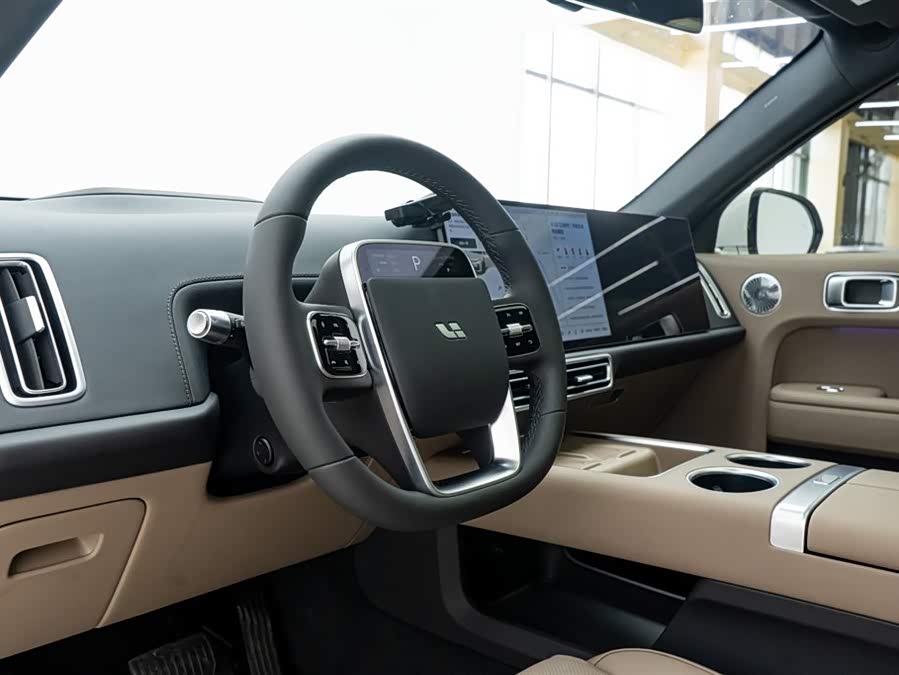 Li L7 2025 immagine di auto #18