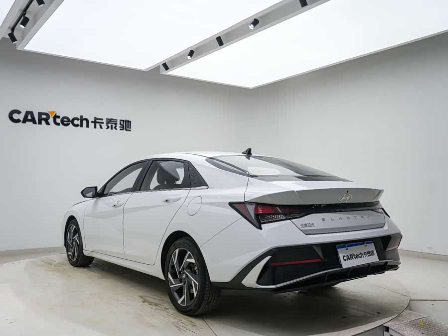 Hyundai Elantra 2024 imagen de coche #18