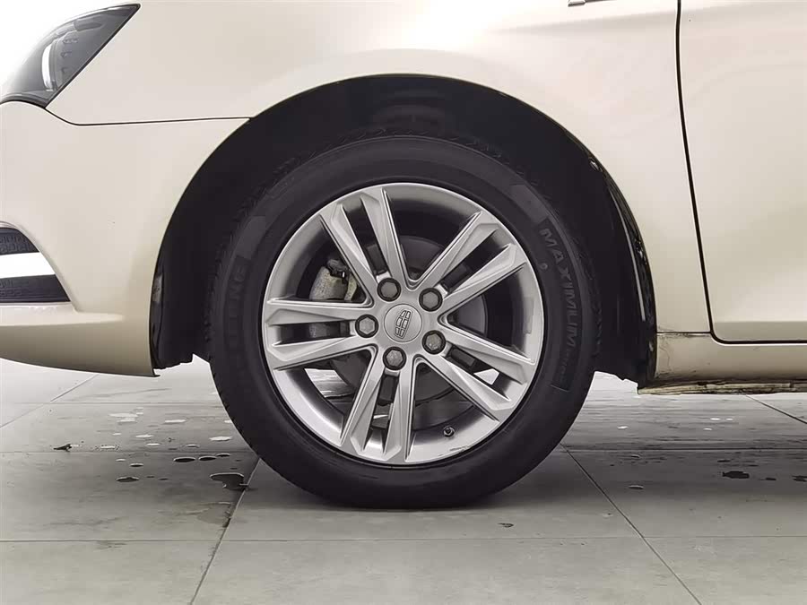 GEELY Emgrand 2017 car image #18