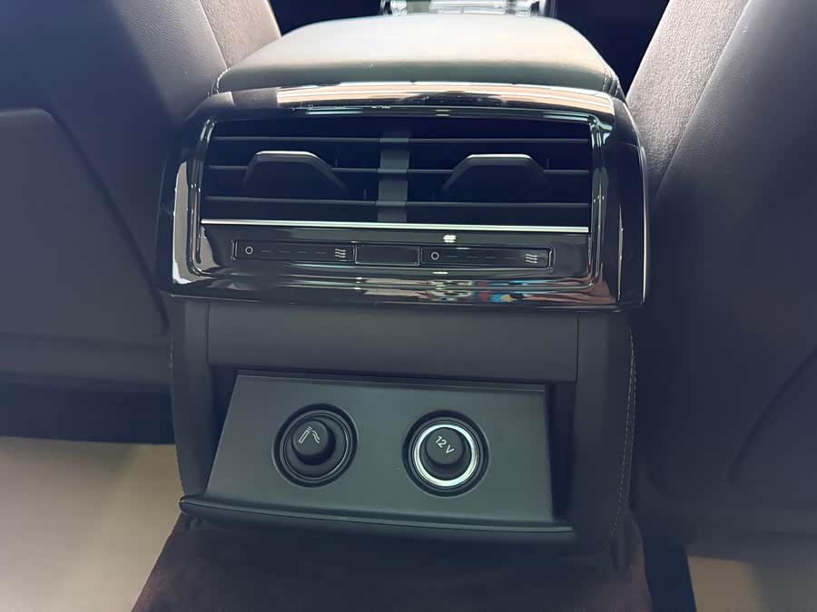 Audi A8 2024 imagen de coche #18