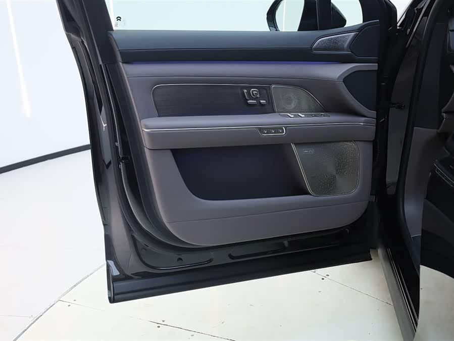 蔚来 蔚来ES8 2025 汽车图片 #18