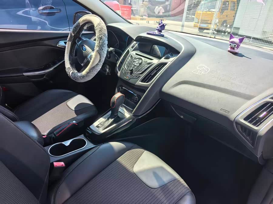 Ford Focus 2013 car image #18