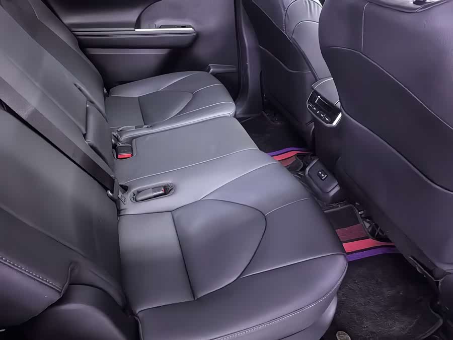 Toyota Highlander 2024 car image #18