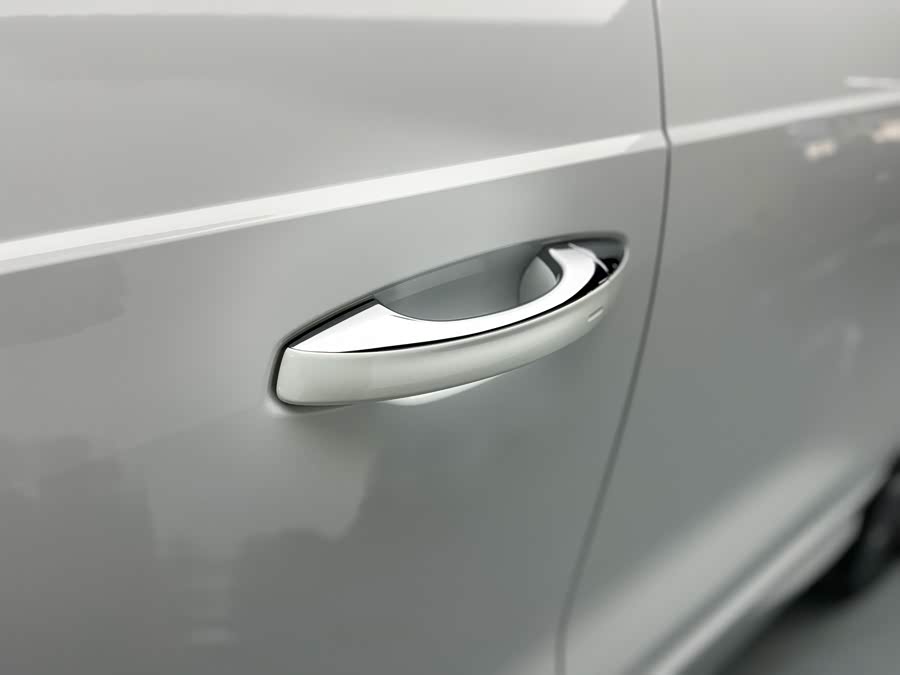 Audi Q3 2023 car image #18
