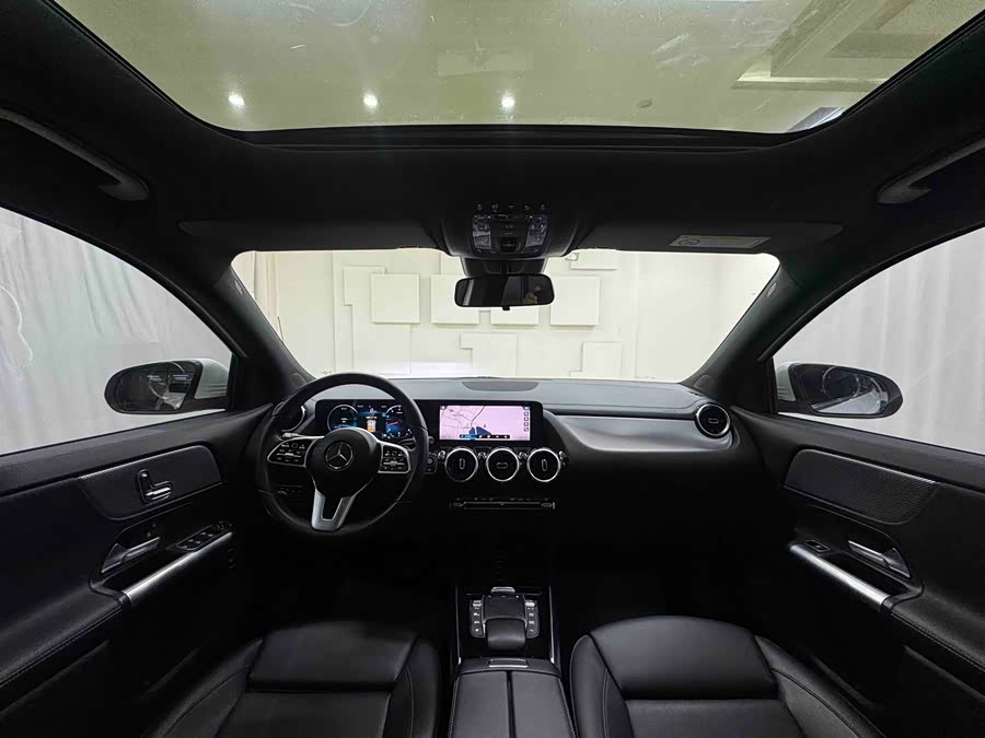 Mercedes-Benz GLA Class 2021 immagine di auto #18