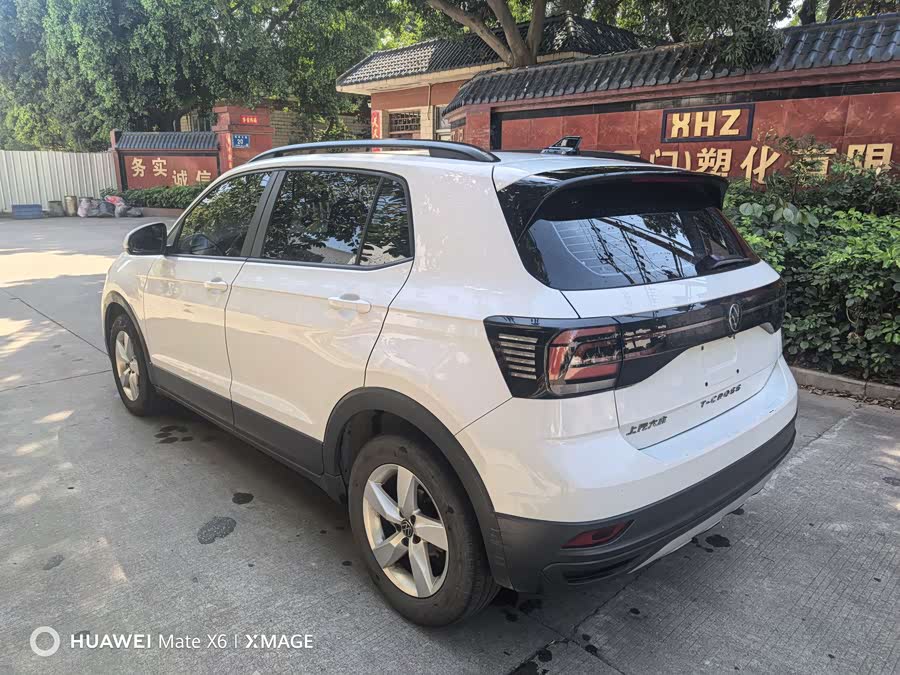 Volkswagen T-Cross 2023 car image #18