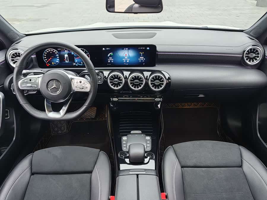 Mercedes-Benz A Class 2023 immagine di auto #18