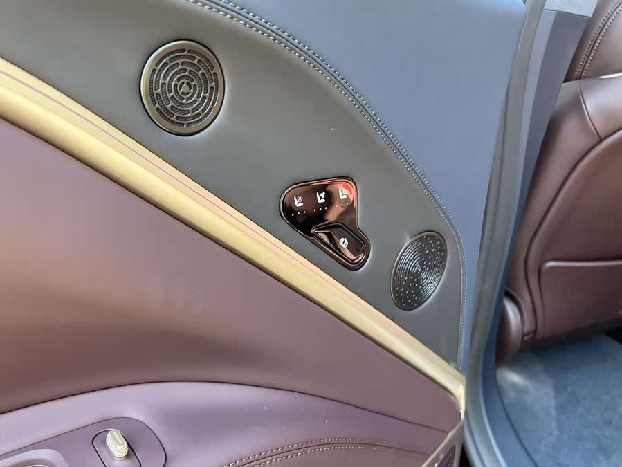 Avatr 11 2025 image de voiture #18