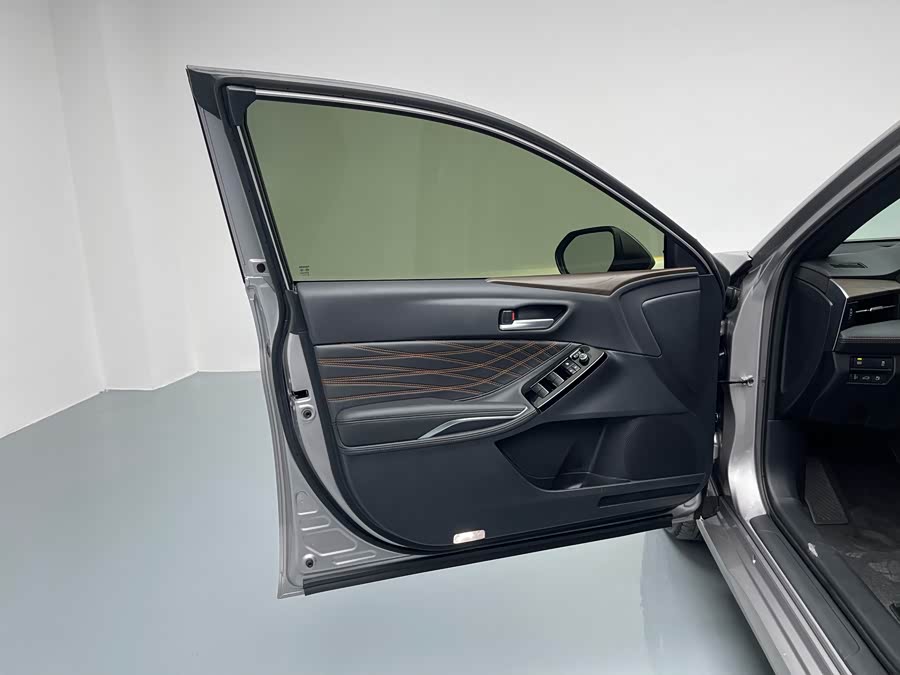 Toyota Avalon 2025 car image #18