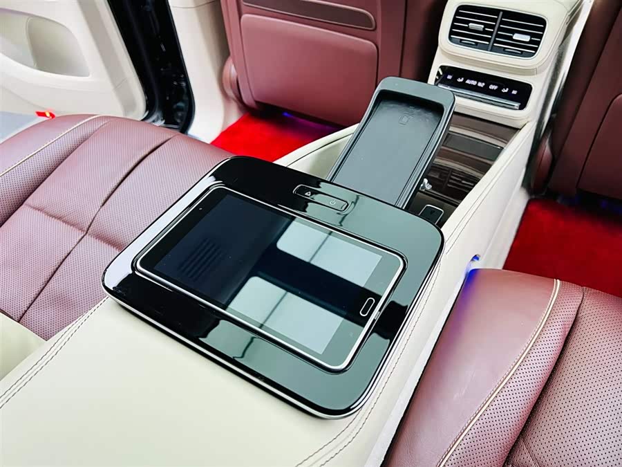 Mercedes-Benz Maybach GLS 2022 car image #18