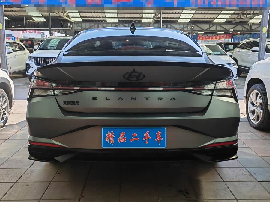 Hyundai Elantra 2023 immagine di auto #18