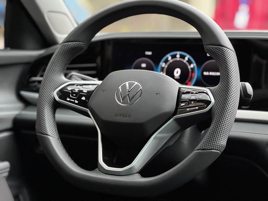 Volkswagen Passat 2025 car image #18