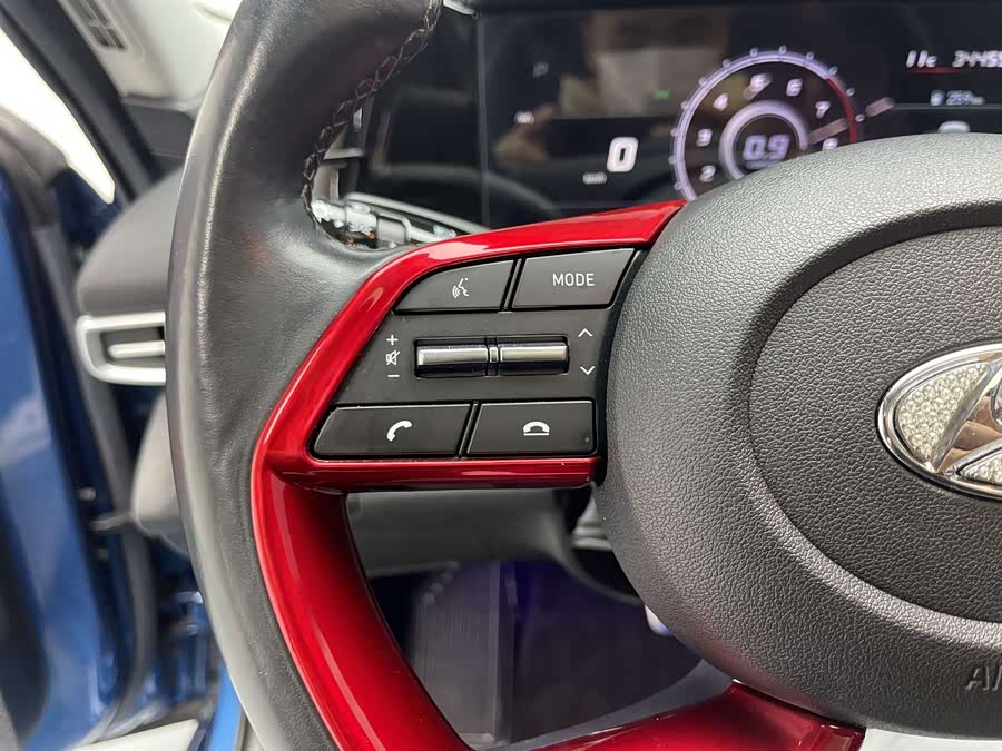 Hyundai Elantra 2021 immagine di auto #18