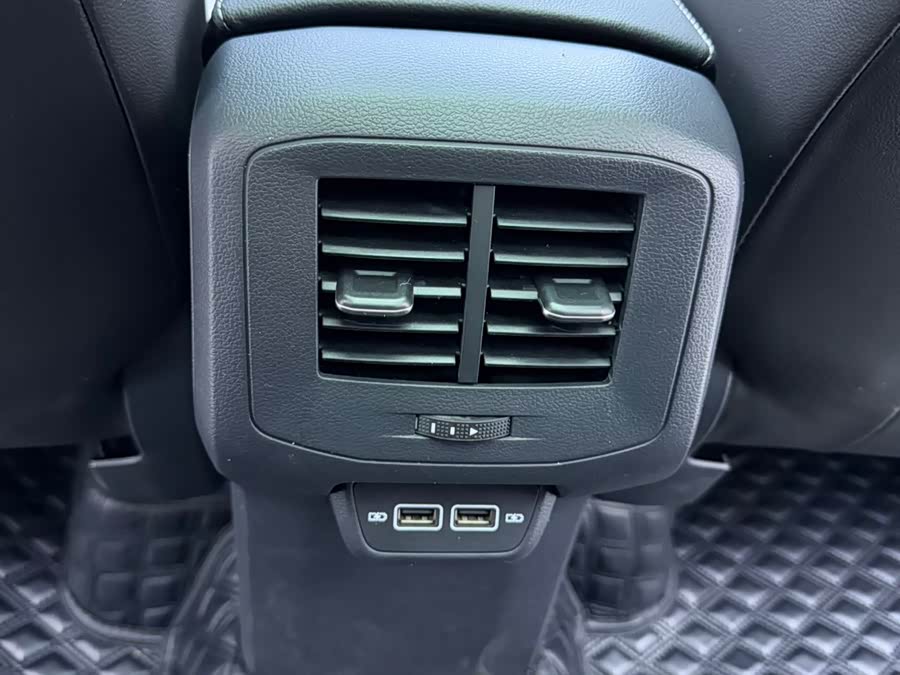 Volkswagen Tacqua 2022 car image #18