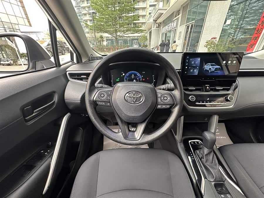 Toyota Corolla Cross 2023 immagine di auto #18