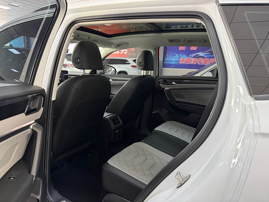 Volkswagen Tayron 2024 car image #18