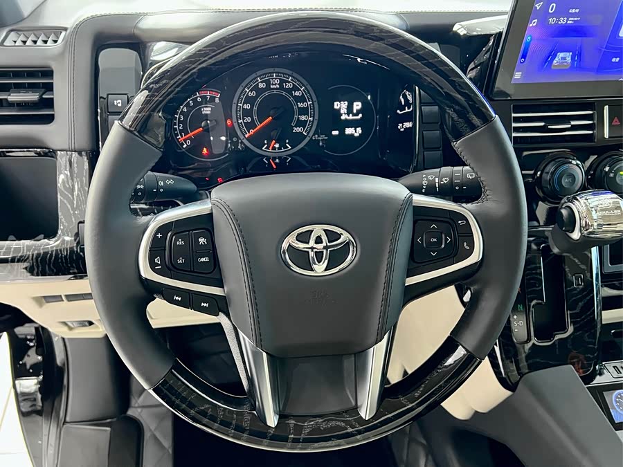 Toyota 2025 car image #18