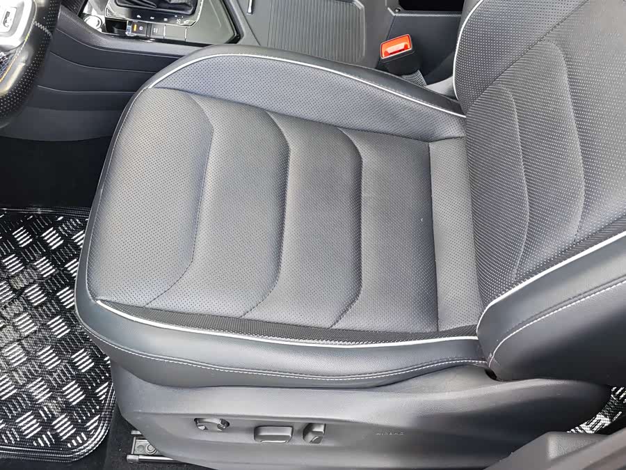 Volkswagen Tiguan L 2020 #18 Volkswagen Tiguan L 2020 car image #18